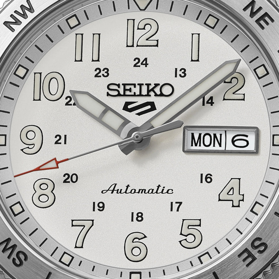seiko 5 sports field in white ensign