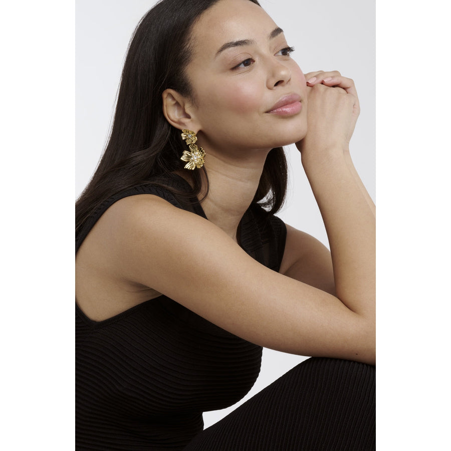 ted baker pettala: flower statement gold tone pearl & crystal drop earrings