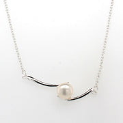 silver small pearl�curved bar necklace on a 45cm chain  a